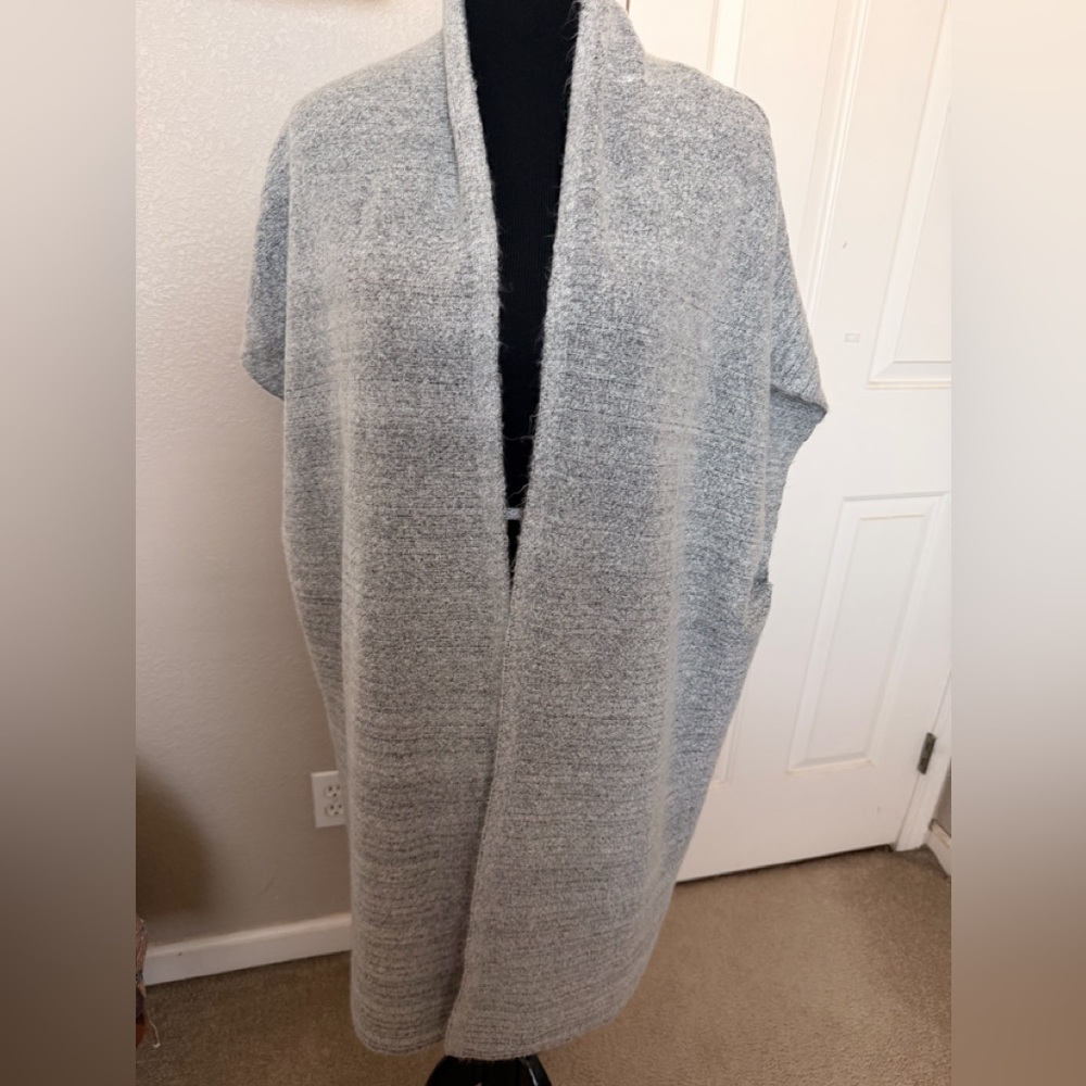 Universal Thread Light Gray Women's Poncho